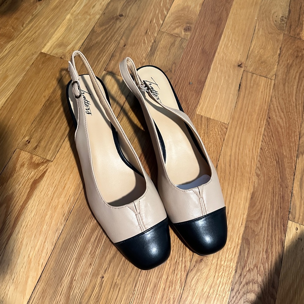 Trotters Cap Toe Sling Back Heels BRAND NEW